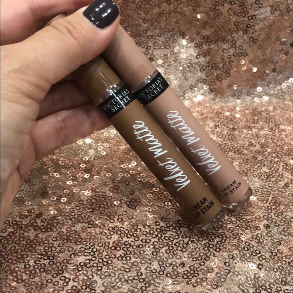 Victoria’s Secret Velvet Matte Lip Stain (2)